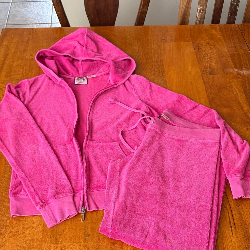 Juicy Couture Pink Hooded Jacket and Pants Set - Classic